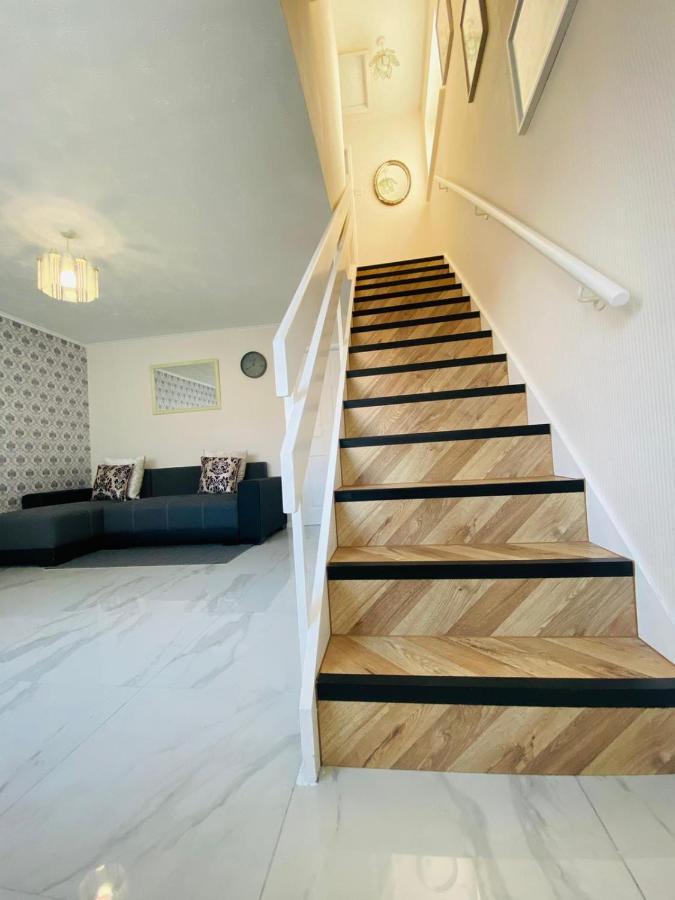 Gardner Holidays House Manchester Exteriör bild
